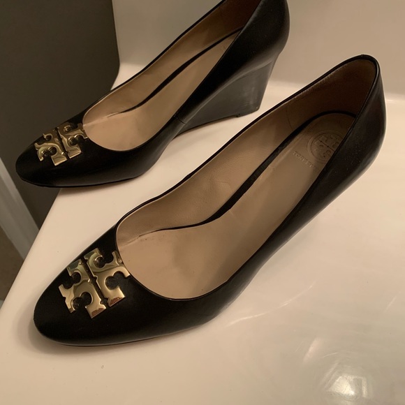 Tory Burch Chelsea Wedge - Picture 3 of 5